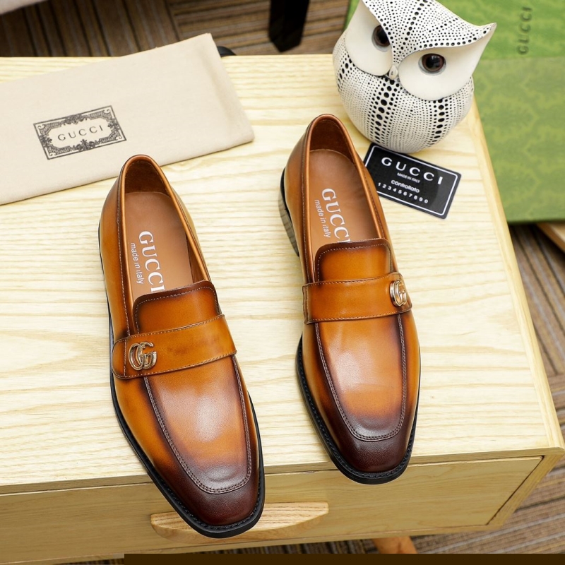 G*u*i leather shoes